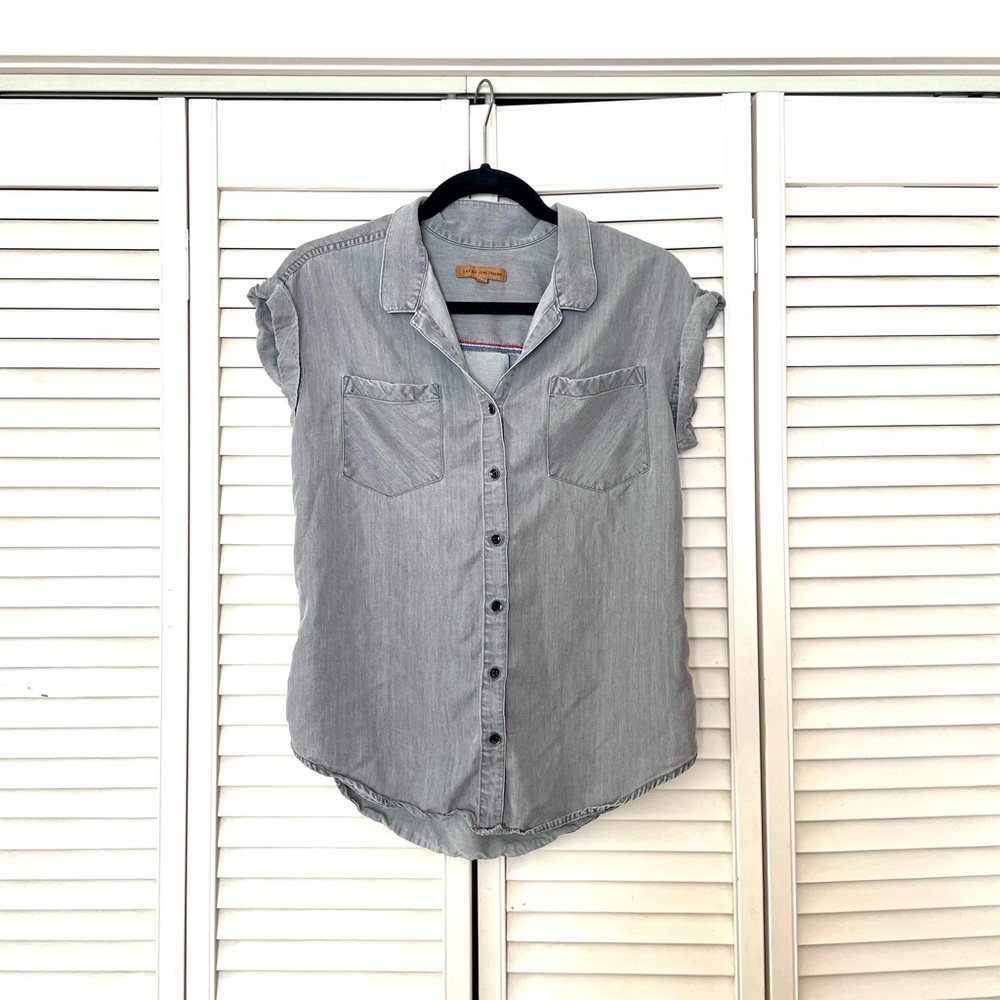 Jachs Girlfriend tencel button down, size XS (but fits up to a medium)